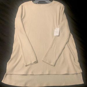 Time and Tru oversized light sweater in cream. Medium (8-10).